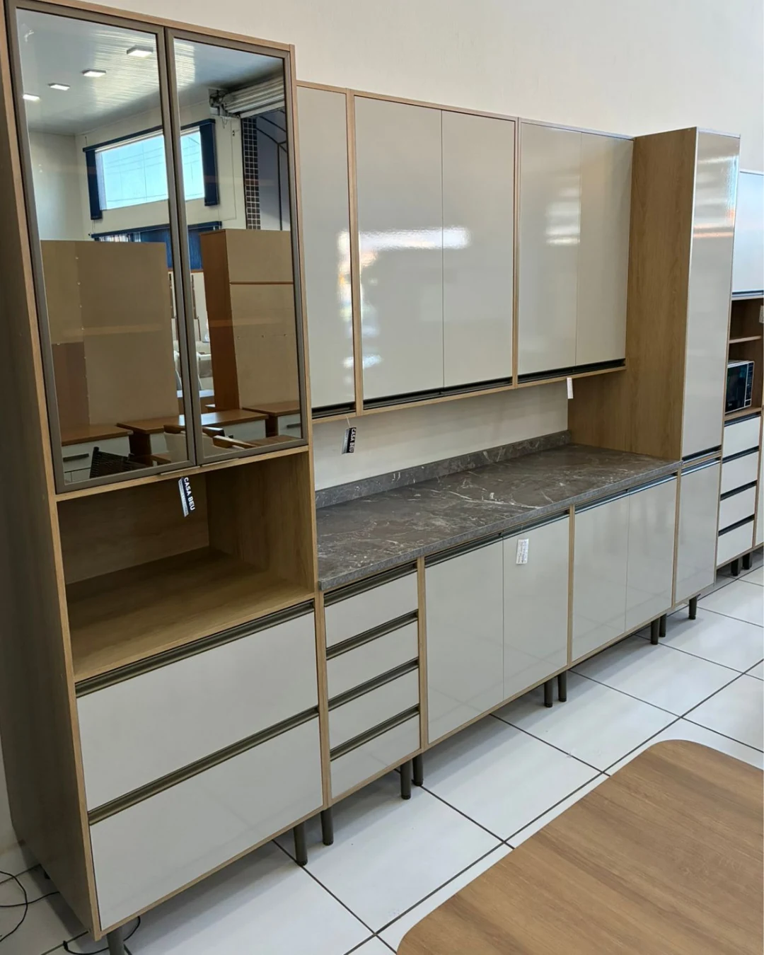 Composição de armários e módulos Casa Beu